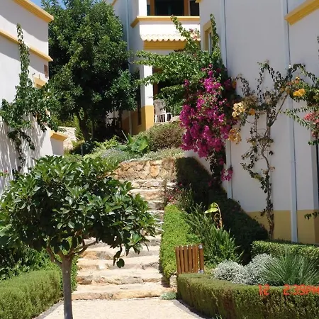 Apartment Nora Velha